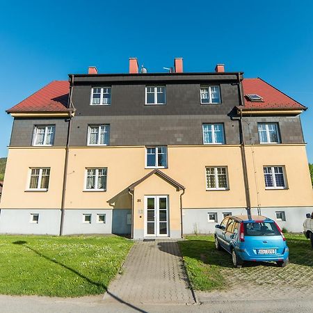 Apartment Andrul Frymburk Exteriör bild